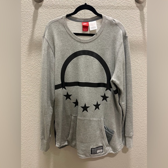 Nike Other - Nike Gray Sweatshirt with Black Star Arc Graphic